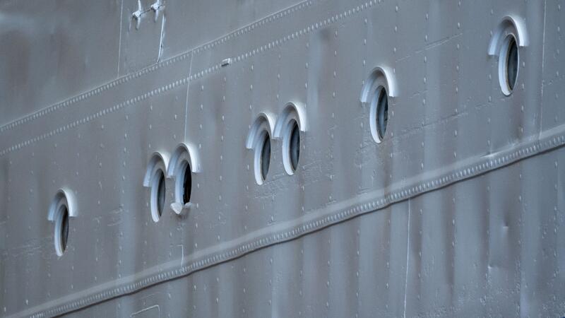 Die „Gorch Fock 1“ hat die Schiffbauhalle verlassen.