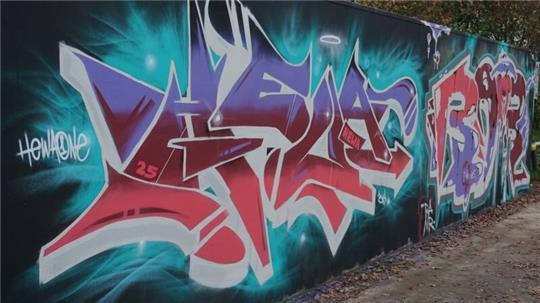 Die Graffitiwand am Skatepark wurde endlich eingeweiht.