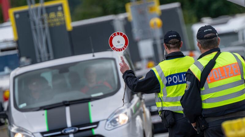 Die Grenzkontrollen in Niedersachsen an der deutsch-niederländischen Grenze starten am Montag. (Symbolbild)