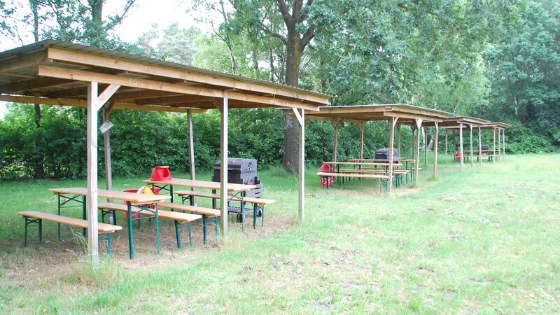 Die Grillplätze sollen durch neue Holzhütten ersetzt werden.