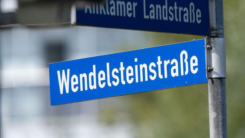 Die Großanlage befindet sich im Osten Greifswalds in der gleichnamigen Straße.