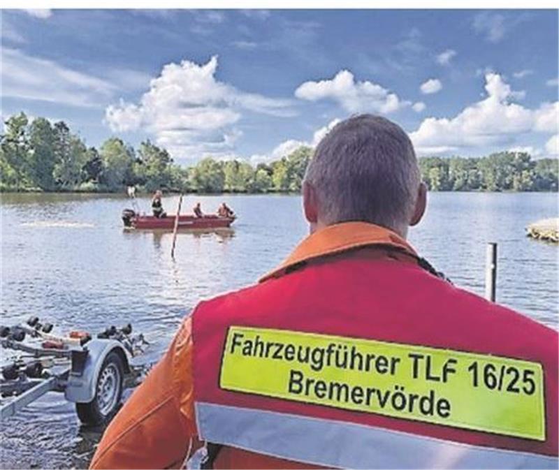 Die Großsuche begann am Montag am Vörder See. Foto: Borghardt/Algermissen