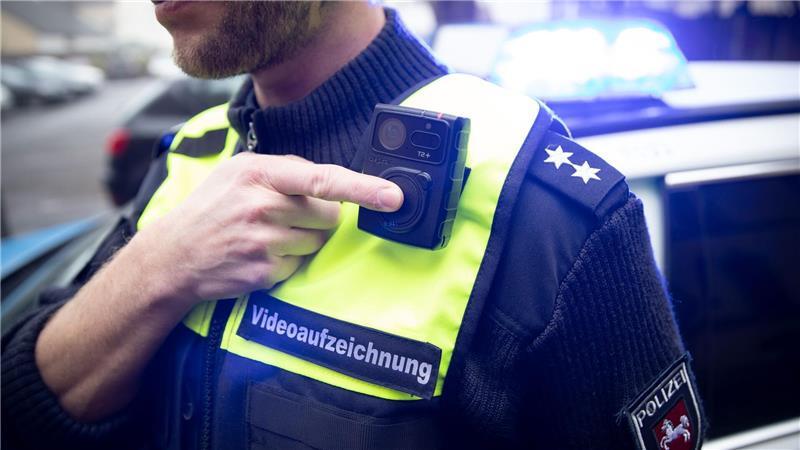 „Lorenz war kein Einzelfall“ - Forderung nach Reformen Die Grüne Jugend möchte unter anderem erreichen, dass Bodycams bei Einsätzen immer laufen. (Archivbild)