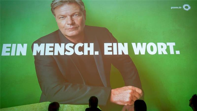 Auf in den Wahlkampf: Was wollen die Parteien? Die Grünen stellen ihren Kanzlerkandidaten Robert Habeck ganz groß raus - neben dem Wahlprogramm.