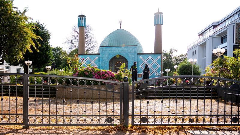 Die Grünen wollen Schiiten und Exil-Iraner an der Entscheidung über die künftige Nutzung der Moschee beteiligen.