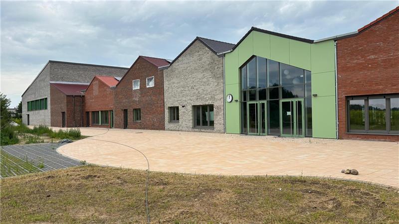 Sanierung: Das passiert in den Ferien an den Horneburger Schulen Die Grundschule BliNo besteht aus verschiedenen Bereichen, darunter Lernhäusern für die einzelnen Klassen.