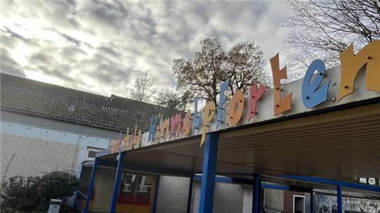 Die Grundschule Himmelpforten will zum Schuljahr 2026/27 ihr Ganztagskonzept umsetzen. Dafür braucht sie die entsprechenden Räume. Über eine mögliche Millionen-Investition berät die Politik.