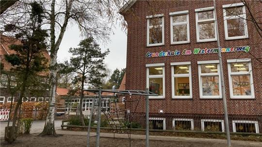 Die Grundschule in Jork wird voraussichtlich 2026/2027 Geschichte sein, am Schulzentrum entsteht westlich des Sportplatzes ein Neubau.