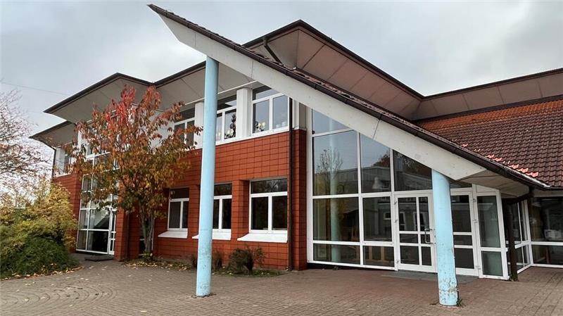 Alles auf Pump: Schulbau erhöht den Schuldenberg der Samtgemeinde Lühe Die Grundschule wird - inklusive Sporthalle - für den Ganztag umgebaut.