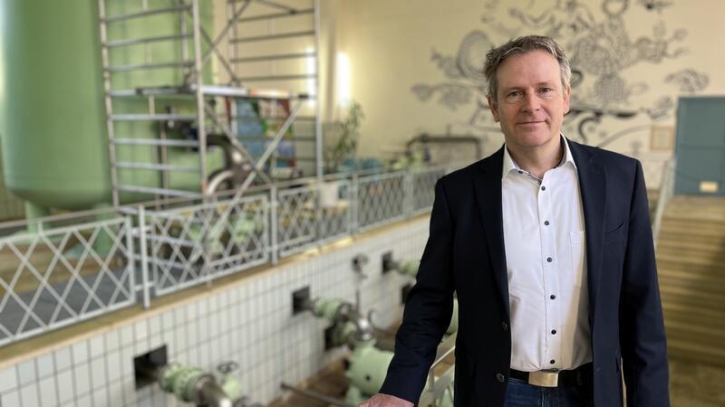 „Die Grundwasserstände sind stark gesunken und liegen teils trocken“, sagt Ralf Burghartz, Geschäftsführer des Trinkwasserverbandes Stader Land mit Sitz in Dollern.
