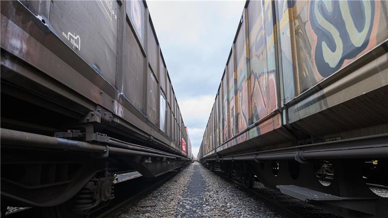 Die Güterverkehrssparte der Deutschen Bahn steckt seit Jahren in der Krise. (Archivbild)
