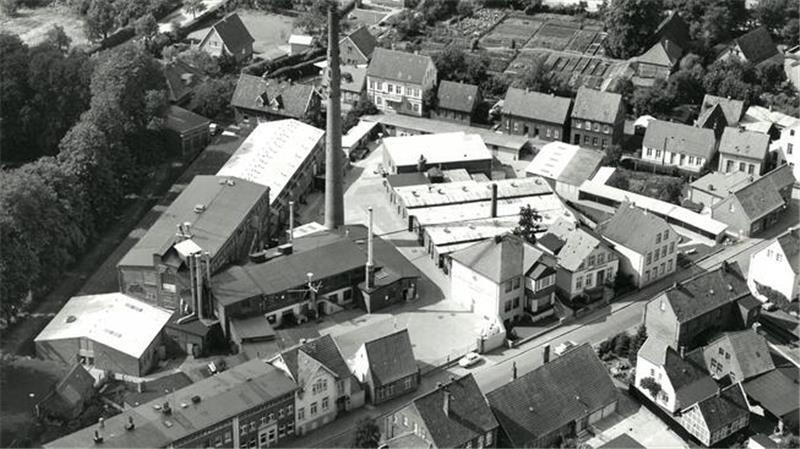 Die Gummiwarenfabrik in Stade: Eine Luftbildaufnahme vom Werksgelände aus dem Jahr 1965.