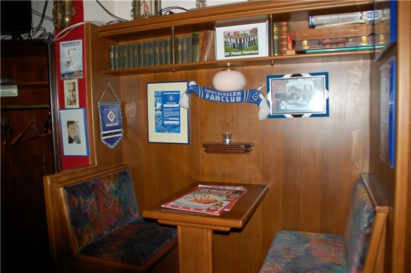 Die HSV-Fan-Ecke, in der auch schon HSV-Kicker Marcel Janssen saß