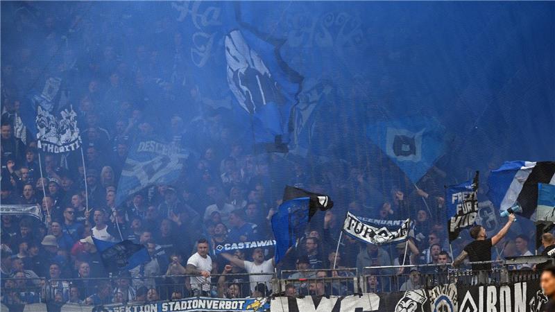 Die HSV-Fans in Leverkusen.