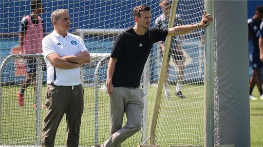Die HSV-Macher arbeiten weiter zusammen: Sportdirektor Claus Costa (r) und Sportvorstand Stefan Kuntz.