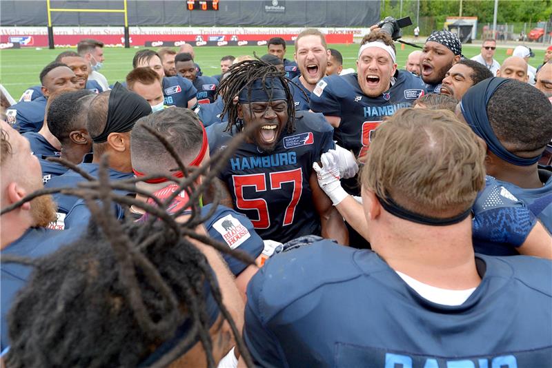 Die Hamburg Sea Devils bleiben zum Saisonstart in der European League of Football ungeschlagen. Foto: Michael Schwartz/dpa