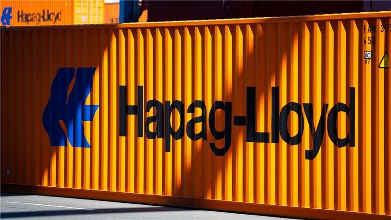 Gewinn der Reederei Hapag-Lloyd bricht ein Die Hamburger Großreederei Hapag-Lloyd hat auf allen Fahrtgebieten mehr Container transportiert, doch der Gewinn ist eingebrochen. (Archivbild)