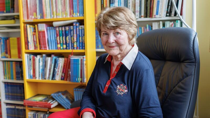 Die Hamburger Schriftstellerin hat die „Büchertürme“ erfunden und Luftballons bis nach Mecklenburg-Vorpommern fliegen lassen