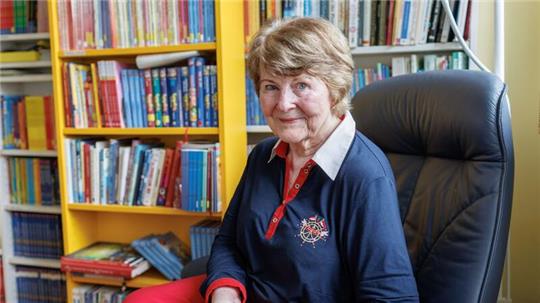 Die Hamburger Schriftstellerin hat die „Büchertürme“ erfunden und Luftballons bis nach Mecklenburg-Vorpommern fliegen lassen