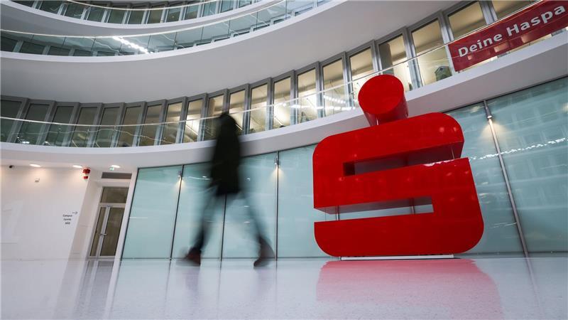 Die Hamburger Sparkasse gilt als Deutschlands größte Sparkasse. (Archivbild.) 
