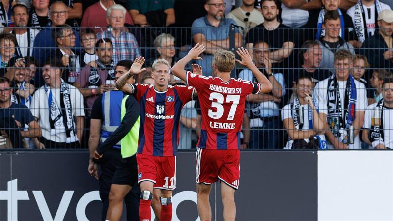 Die Hamburger Torschützen in Verl: Albert Grönbaek (l) und Louis Lemke. 