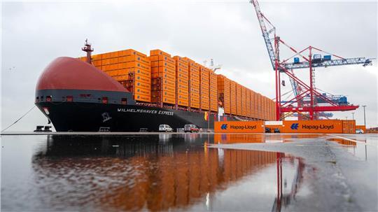 Die Hamburger Traditionsreederei Hapag-Lloyd schüttet für das vergangene Jahr 3,0 Euro je Aktie an Dividende aus. Die Stadt Hamburg erhält damit als Anteilseignerin rund 73 Millionen Euro. (Archivbild)