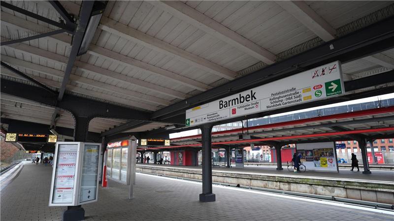 Die Hamburger U-Bahnlinie wird ab Montag für acht Wochen zwischen den Stationen Barmbek und Mundsburg gesperrt. (Archivbild)