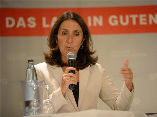 Die Hamburgerin Aydan Özoğuz sitzt für die SPD im Bundestag und ist dort Vize-Präsidentin. Foto: Wisser