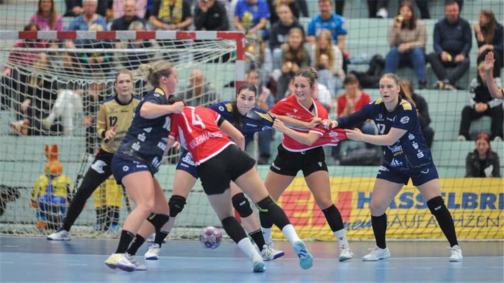 Die Handballerinnen des Buxtehuder SV haben ihren zweiten Saisonsieg im fünften ...