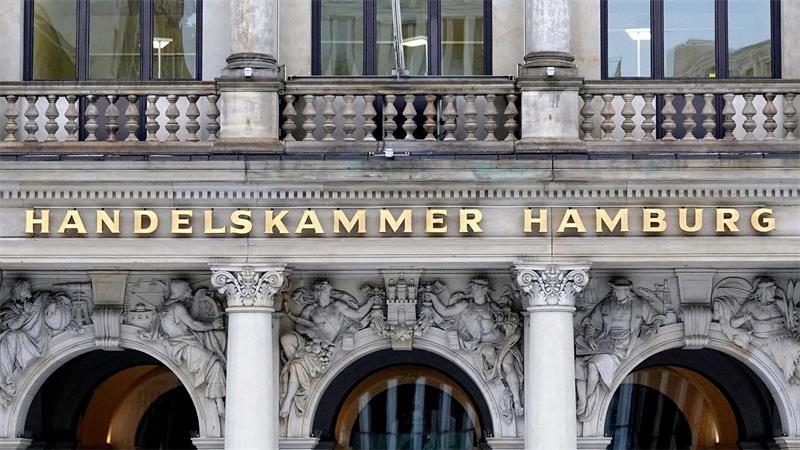 Die Handelskammer befragt regelmäßig Hamburger Unternehmer. (Archivbild) 