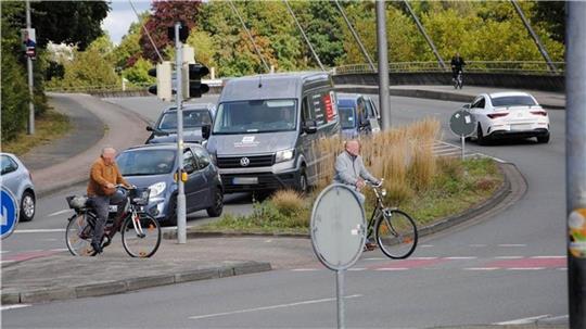 Die Hansebrücke wird untersucht.