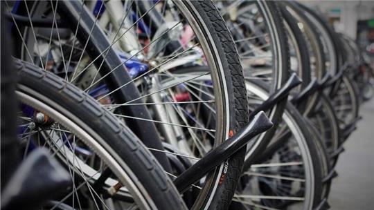 Die Hansestadt Buxtehude versteigert Fahrräder und weitere Fundstücke.