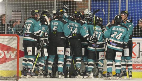 Die Harsefeld Tigers gewinnen gegen Salzgitter in der Overtime 7:6.