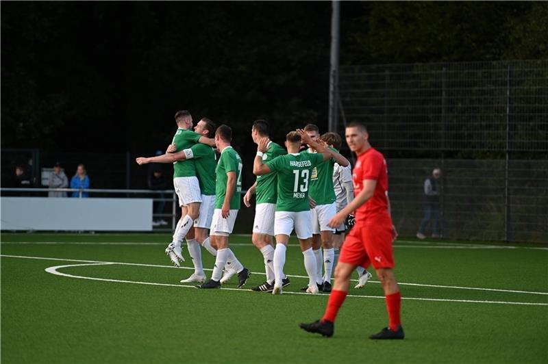 Die Harsefelder drehten den 0:2-Rückstand innerhalb von vier Minuten in einen 3:2-Sieg gegen A/O. Foto: Ahrens