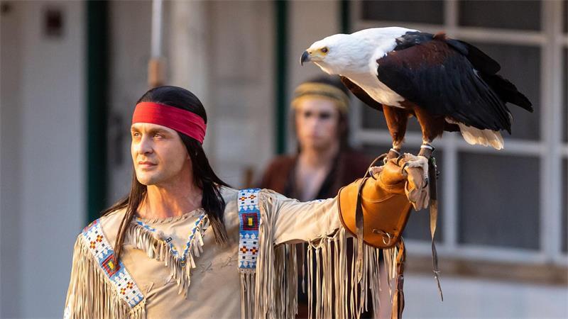 Die Hauptrolle hat erneut Alexander Klaws übernommen, er spielt zum sechsten Mal den Apachenhäuptling Winnetou.