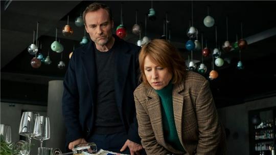 Die Hauptstadt ist in Unruhe. Susanne Bonard und Robert Karow sind auf der Suche nach einem Scharfschützen.