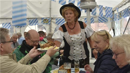 Die Haxe gehört auf dem Oktoberfest in Buxtehude dazu.