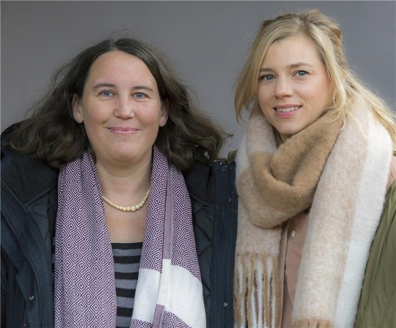 Die Hebammen Iris Feyer und Anna-Lena Topp sind die Koordinatorinnen der Hebammenzentrale.