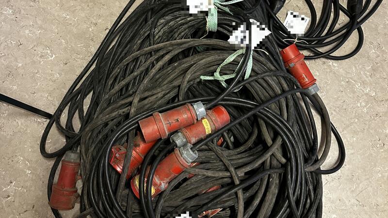 Die Herkunft dieser Kabel ist fraglich.