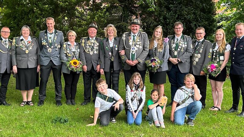 Anja Lütjen und Sven Thieße führen Himmelpfortens Schützen in ihr Jubiläumsjahr Die Himmelpfotener Würdenträger.