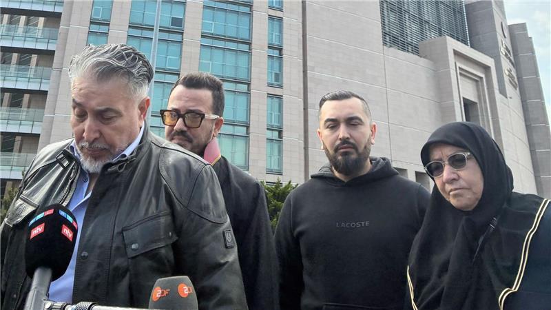 Die Hinterbliebenen der in Istanbul verstorbenen Familie aus Hamburg.