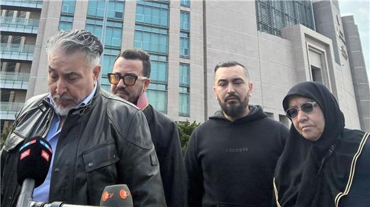 Die Hinterbliebenen der in Istanbul verstorbenen Familie aus Hamburg.