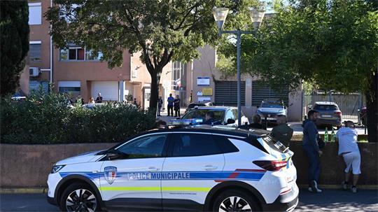 Die Hintergründe der Schüsse vor einer Schule in Südfrankreich sind noch unklar.