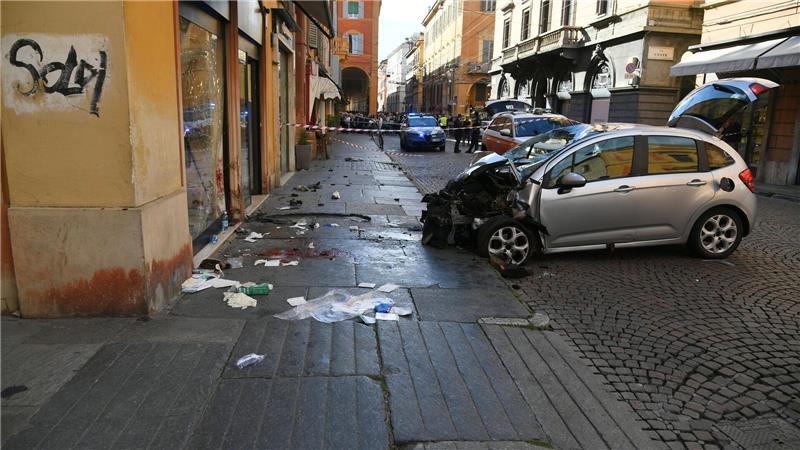 Die Hintergründe des Vorfalls in Modena sind bisher unklar.
