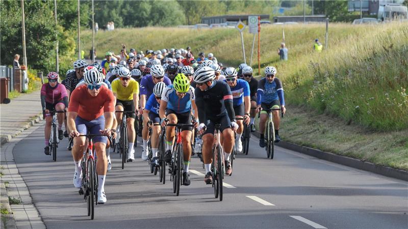 Die Hobbyfahrer kamen über das Alte Land nach Buxtehude.