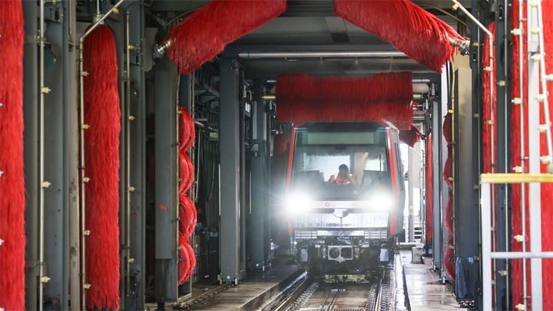 Die Hochbahn unterhält eine U-Bahn-Waschanlage in Hamburg-Farmsen. (Archivbild)