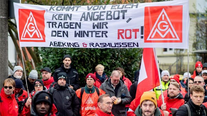 Fast 20.000 Metaller bei Aktionstag im Norden im Ausstand Die IG Metall hat Beschäftigte in ganz Norddeutschland zum Ausstand aufgerufen.