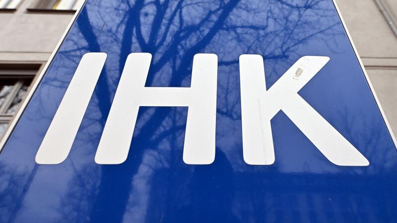 Umfrage der IHK Stade: Was bewegt den Handel und wo drückt der Schuh? Die IHK Stade für den Elbe-Weser-Raum lädt alle Händler dazu ein, sich an der Befragung „Was bewegt den Handel?“ zu beteiligen.