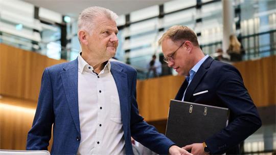 Die Immunität des niedersächsischen SPD-Fraktionschefs Politze (links) wurde einstimmig aufgehoben.