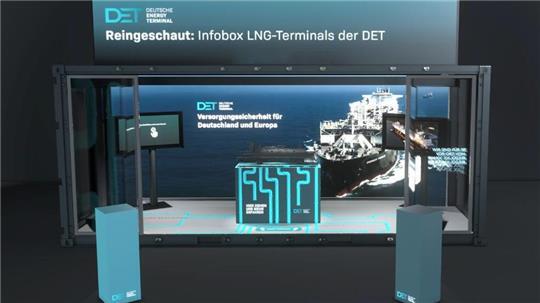 Die Info-Box über das schwimmende LNG-Terminal kommt nach Stade, wo die Deutsche Energy Terminal den Bürgern Rede und Antwort steht.